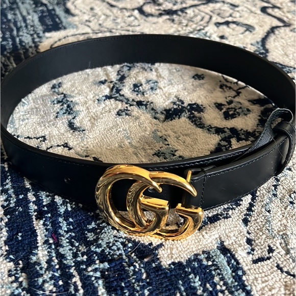 Gucci small belt. Only worn once. Perfect condition/original dust bag. main image 4